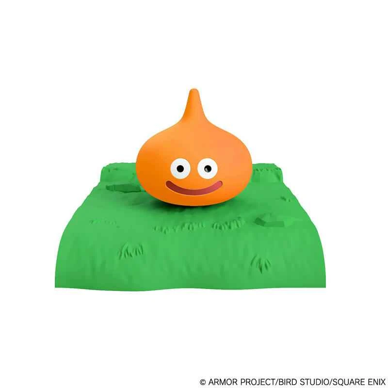 (Pre-order) September 25th, Square Enix Japanese version Dragon Quest Slime Bess model kit with grassland base.